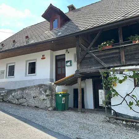 Apartma Pr'komarjo