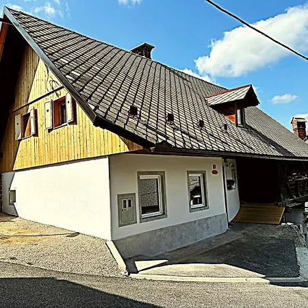 Apartma Pr'komarjo Prázdninový dům