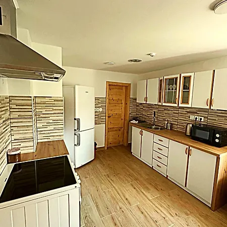 Apartma Pr'komarjo